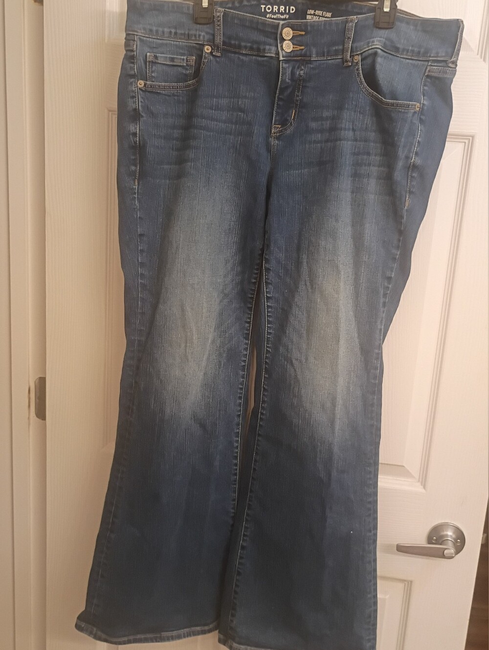 Torrid Low Rise Wide Leg Flare Jeans Medium Blue Vintage Stretch 18 Tall